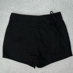 Black Skort